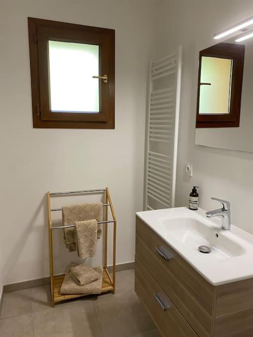 Gorgeous 2 Bedroom, 2 Full Bath, Ski In Apartment! Winner Of 2025 And 2024 Traveller Award! Morzine Eksteriør billede